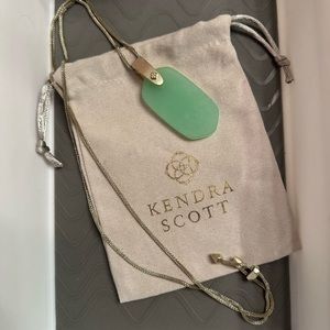 Kendra Scott necklace